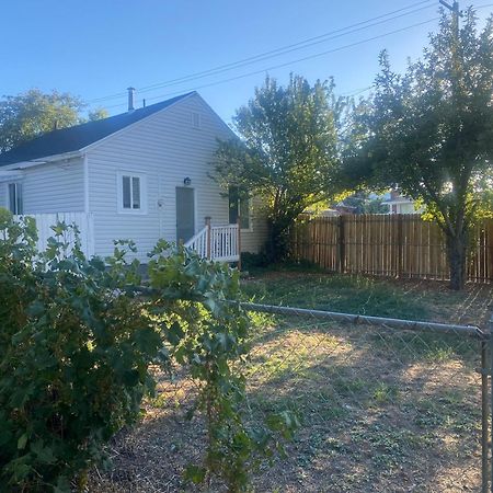 Cute Entire Small House With Large Yard! Pets Welcome! West Valley City Dış mekan fotoğraf
