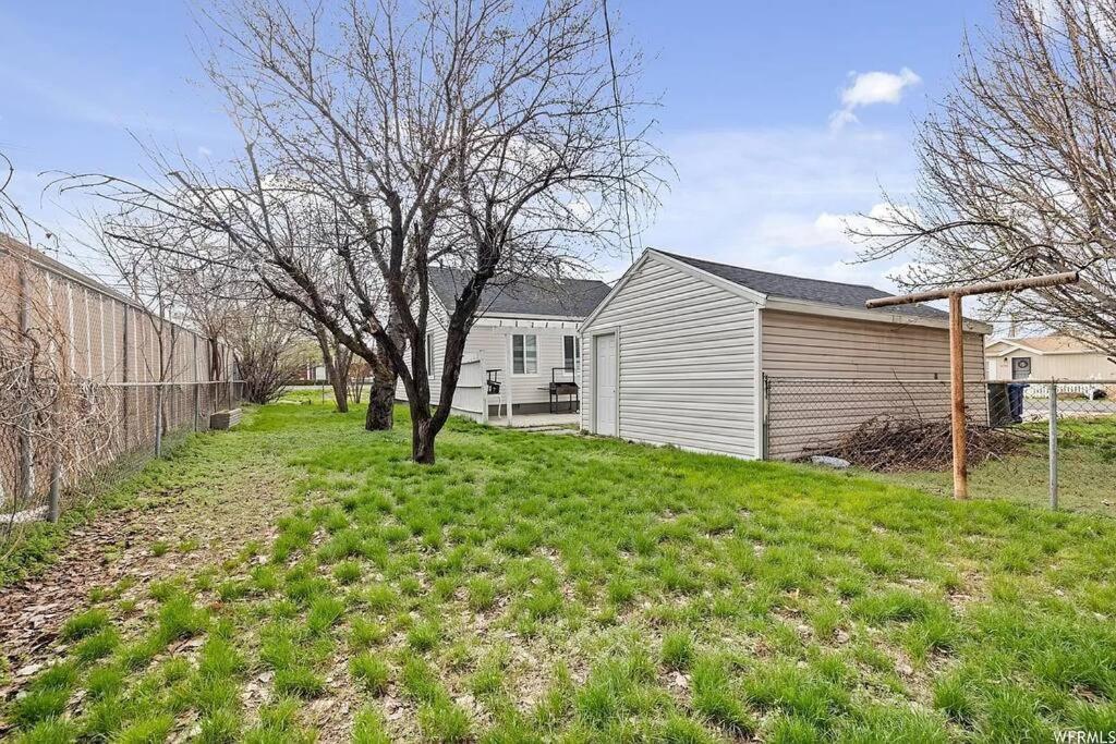 Cute Entire Small House With Large Yard! Pets Welcome! West Valley City Dış mekan fotoğraf